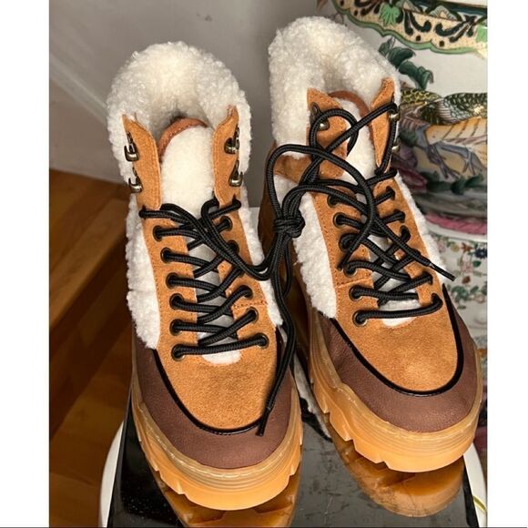 New GREATS
Hewes Hiker Suede Faux Shearling Booties - Picture 3 of 6